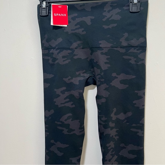 New Spanx Look At Me Now Black Camo Legging Size M - Picture 3 of 10
